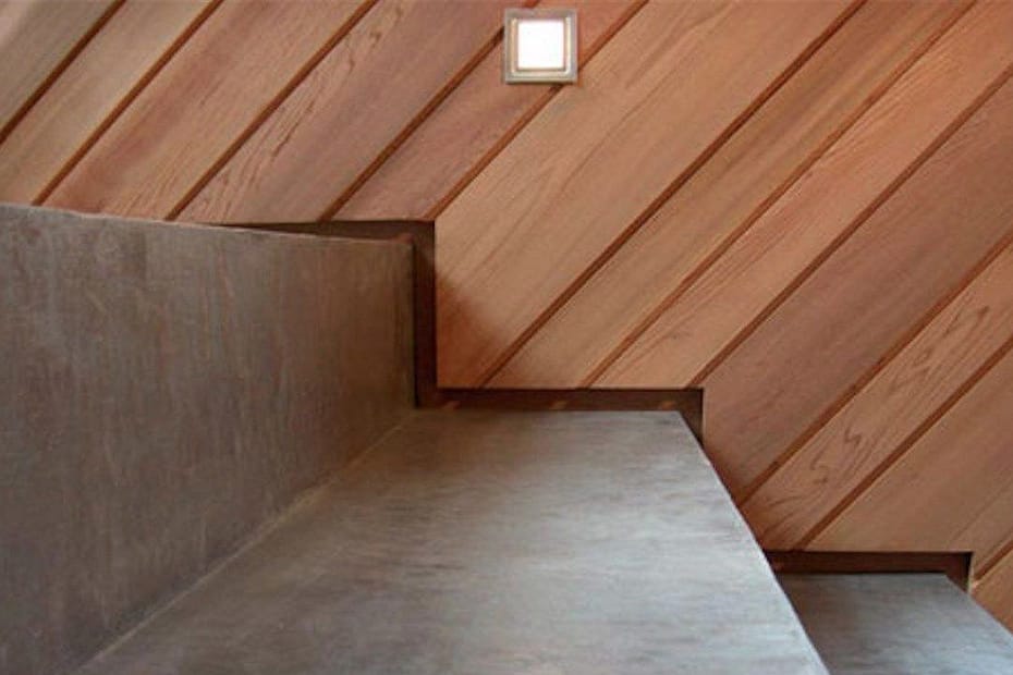 escalera con cemento y madera
